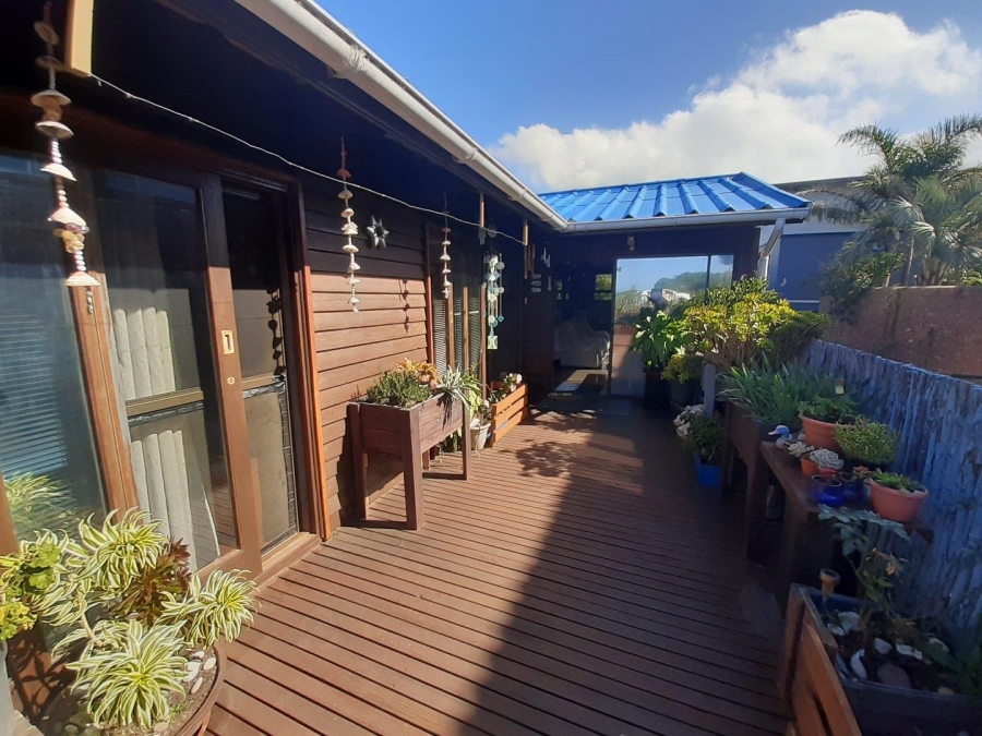 3 Bedroom Property for Sale in Paradise Beach Eastern Cape